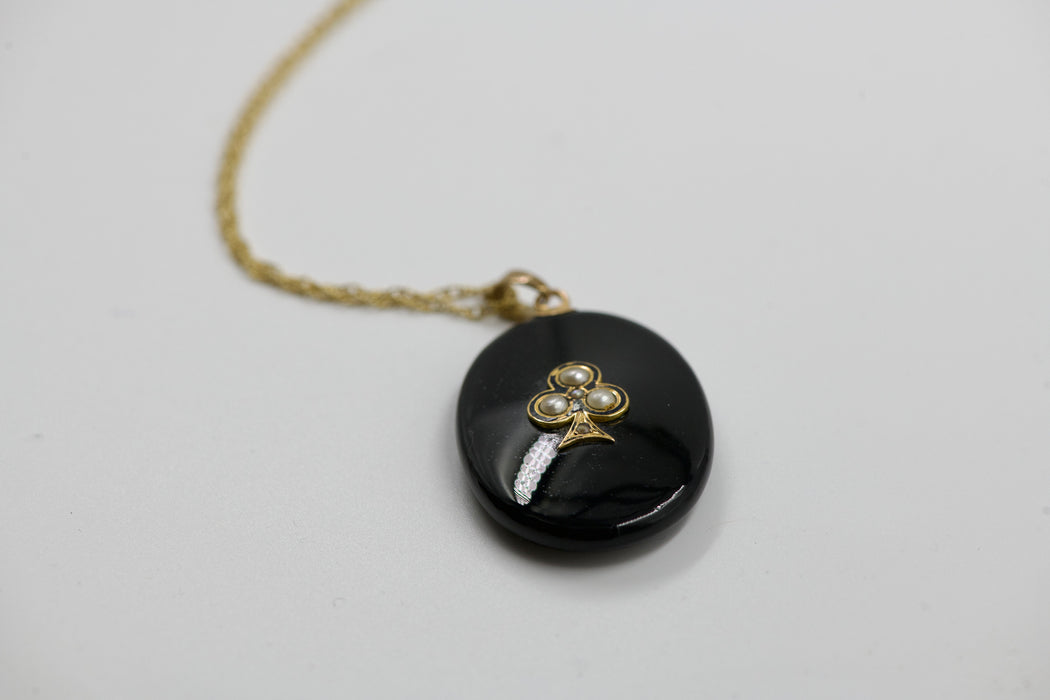 9k Gold Onyx Flower Pendant