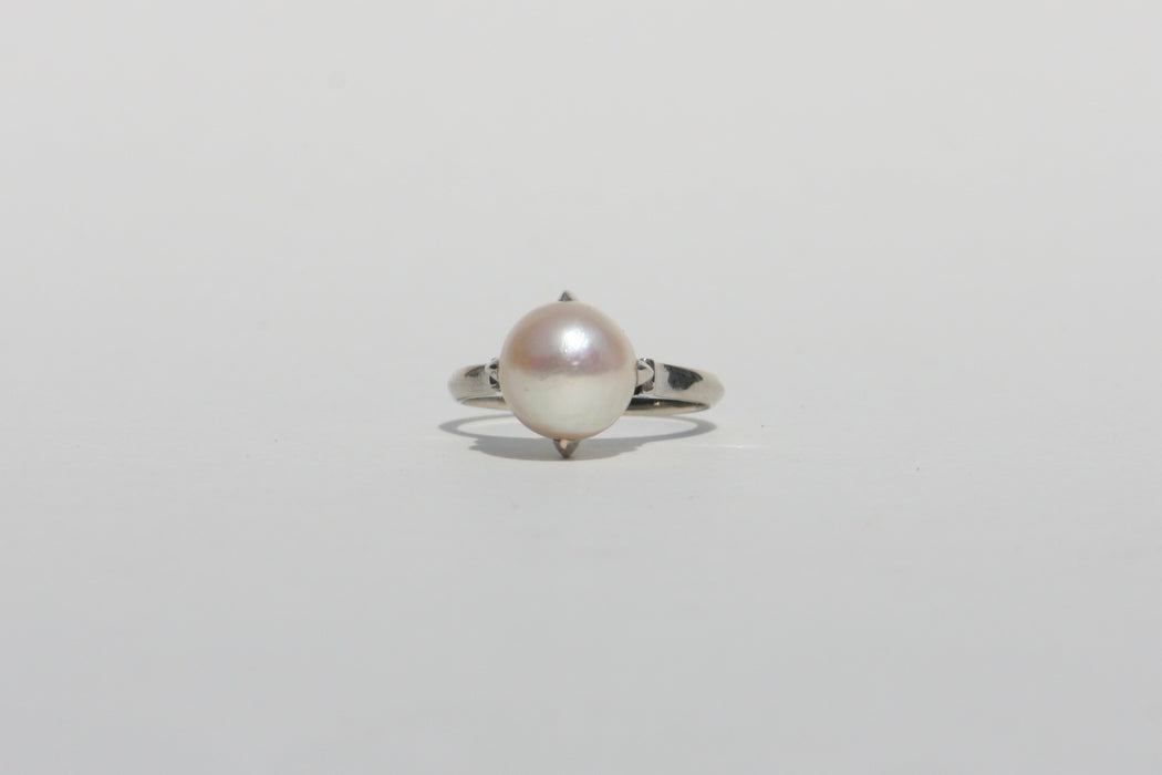 White Gold Pearl Ring